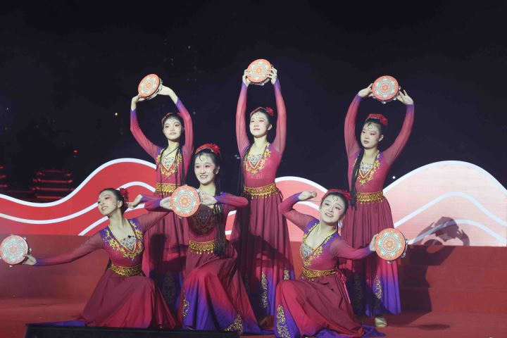 黔江举办艺术培训成果展