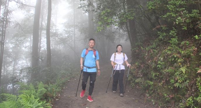 从“靠山吃山”到“养山富山”绿水青山成石会百姓“幸福靠山”