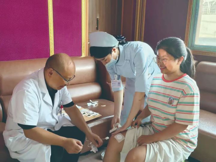 新华乡健康科普进乡村中医服务暖民心