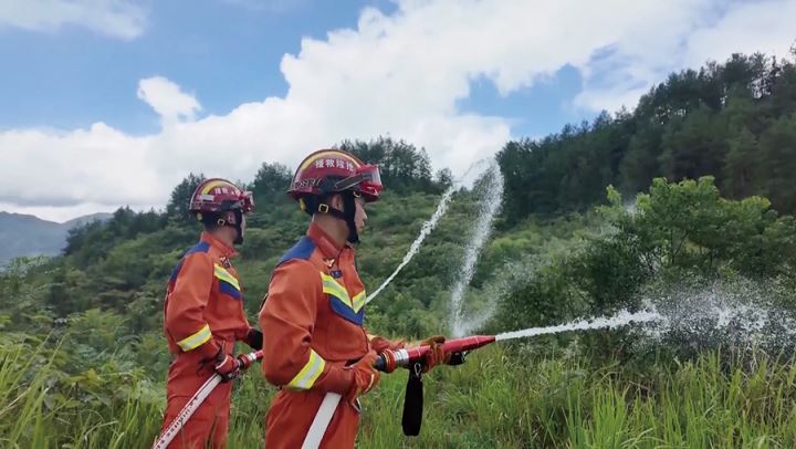 黔江消防救援支队开展森林火灾拉动演练