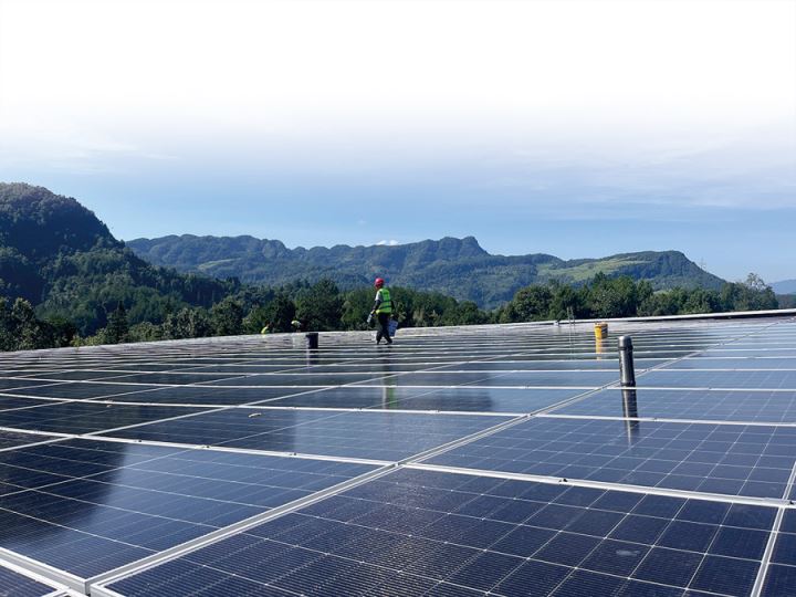 屋顶生“金”石家镇光伏发电项目点亮乡村振兴路