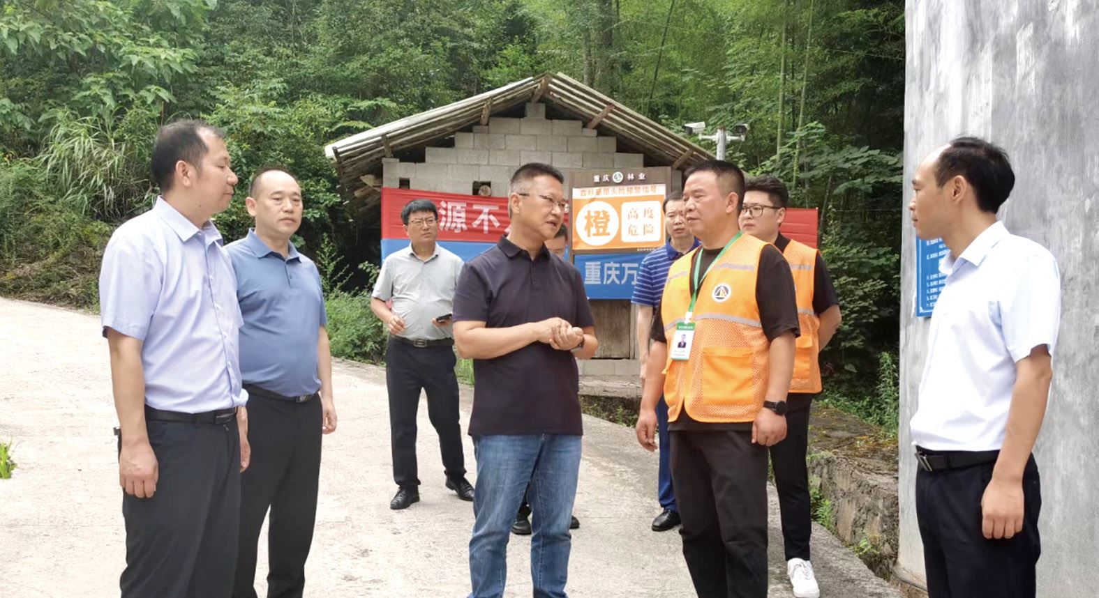 罗成到太极镇督导检查森林防火工作