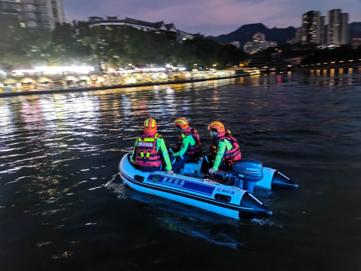 应急坚守筑防线护航双节保平安