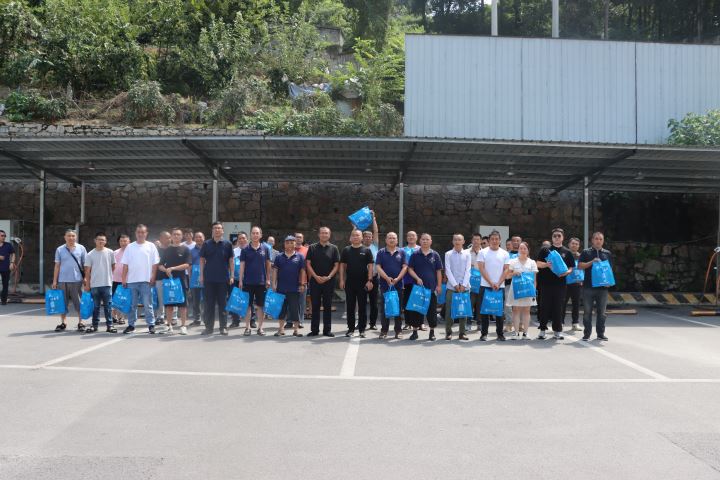 区交通运输委开展“送清凉”慰问活动