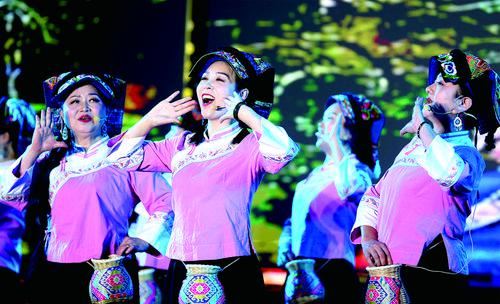 城东街道官坝社区2025年“庆国庆迎中秋”文艺汇演活动举行