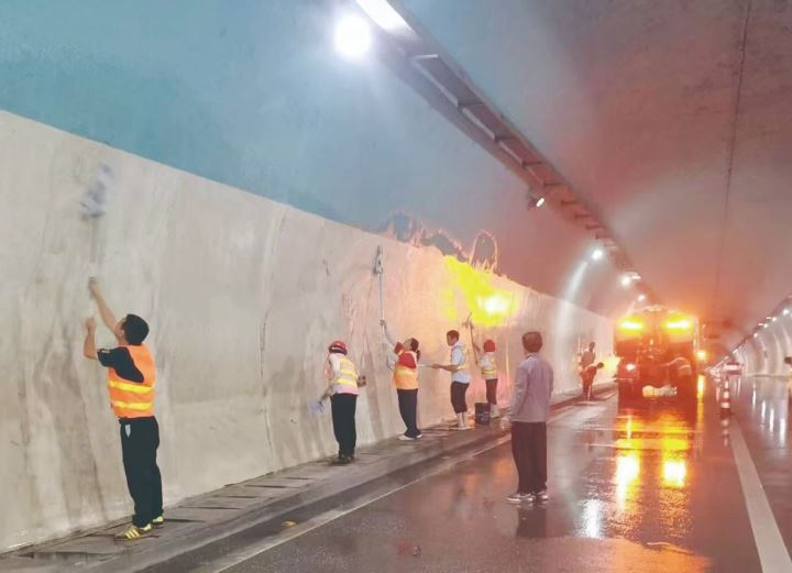 区城市管理局开展市容市貌集中治理行动