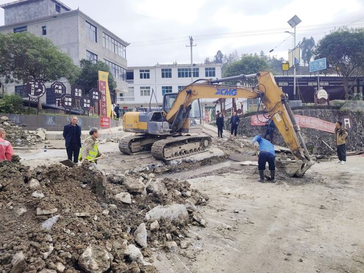 金溪镇：开展环境整治绘就和美乡村新图景