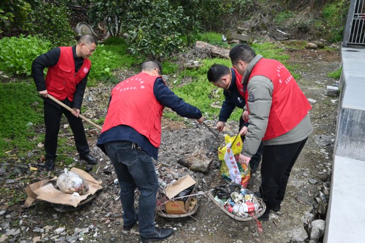 新华乡做好“四访”实践服务民生有温度