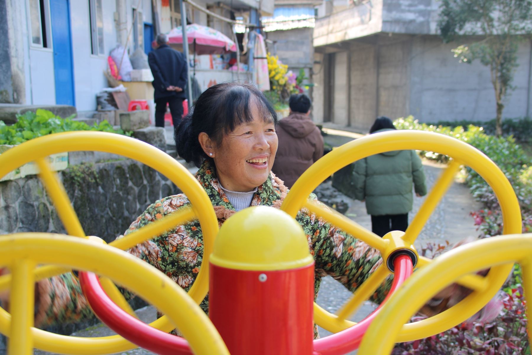 荒地变身娱乐园点亮集镇新生活