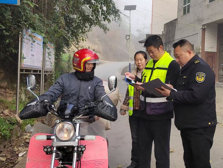 白土乡筑牢安全三重防线保障群众生命财产安全