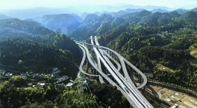 交通先行引领区域发展立体网络赋能城市提升
黔江区“十四五”交通运输发展圆满收官