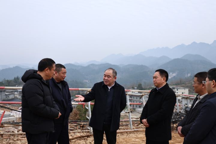 骆高燕调研工厂化种植养殖项目和乡村振兴工作